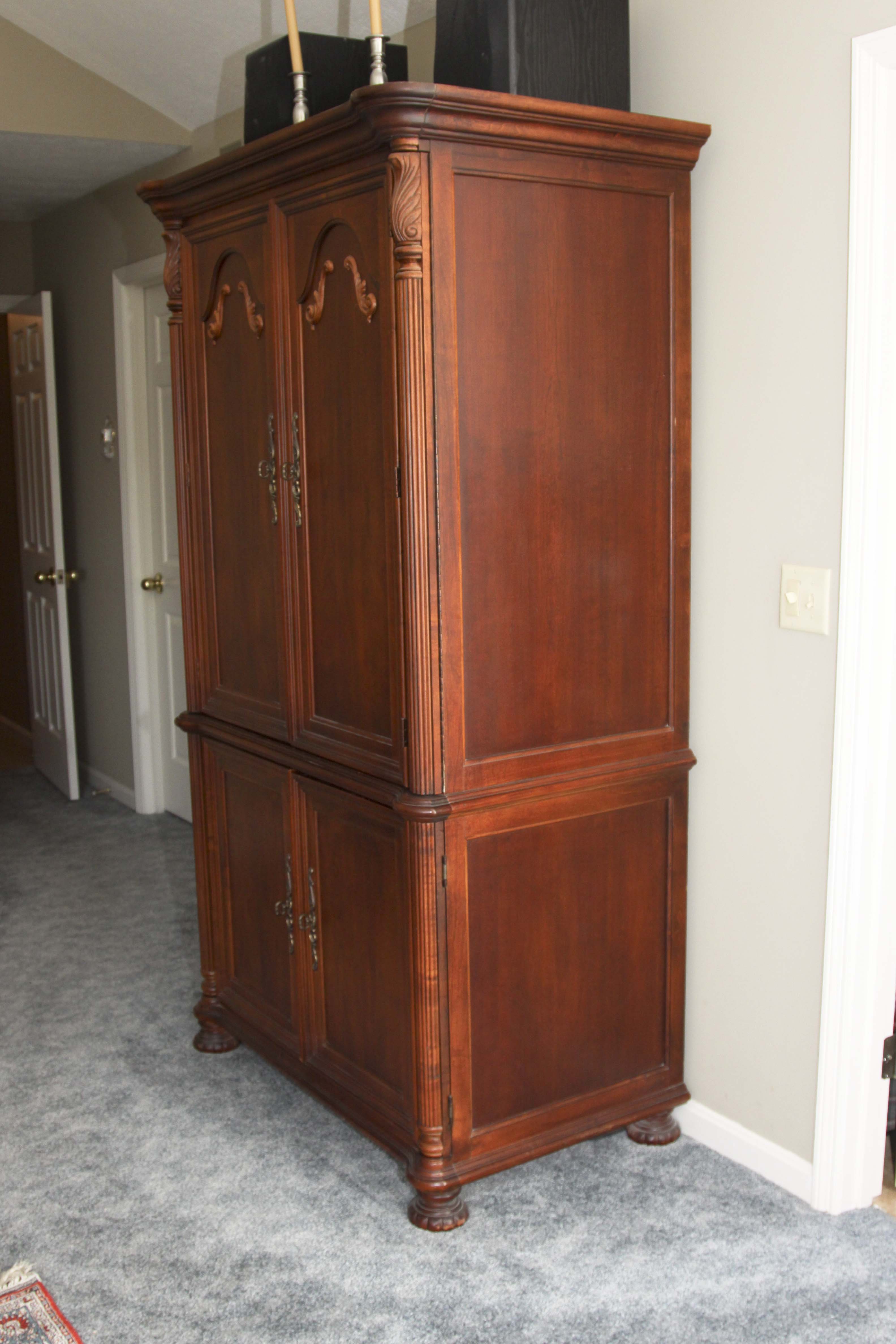 Entertainment Cabinet | EBTH