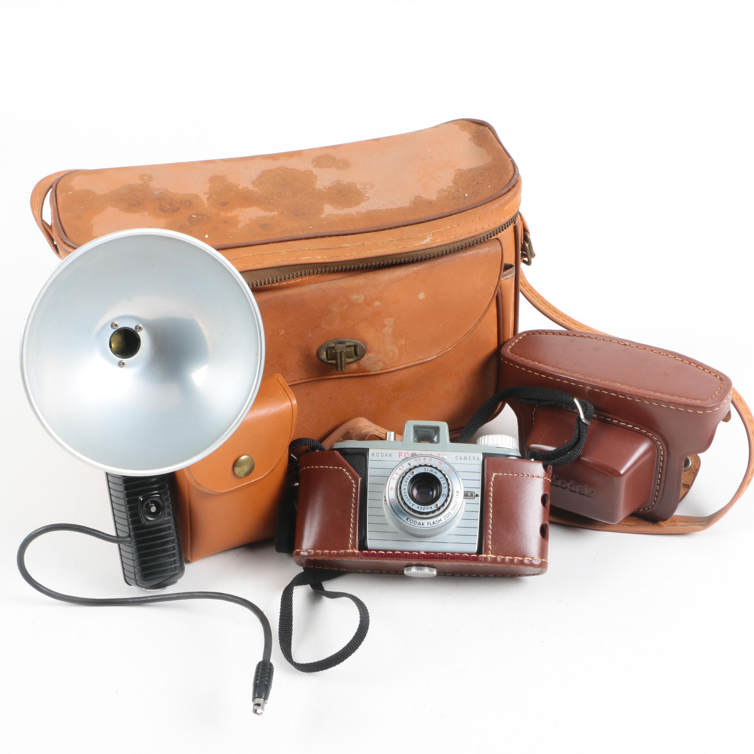 Vintage Kodak Camera and Carry Case EBTH