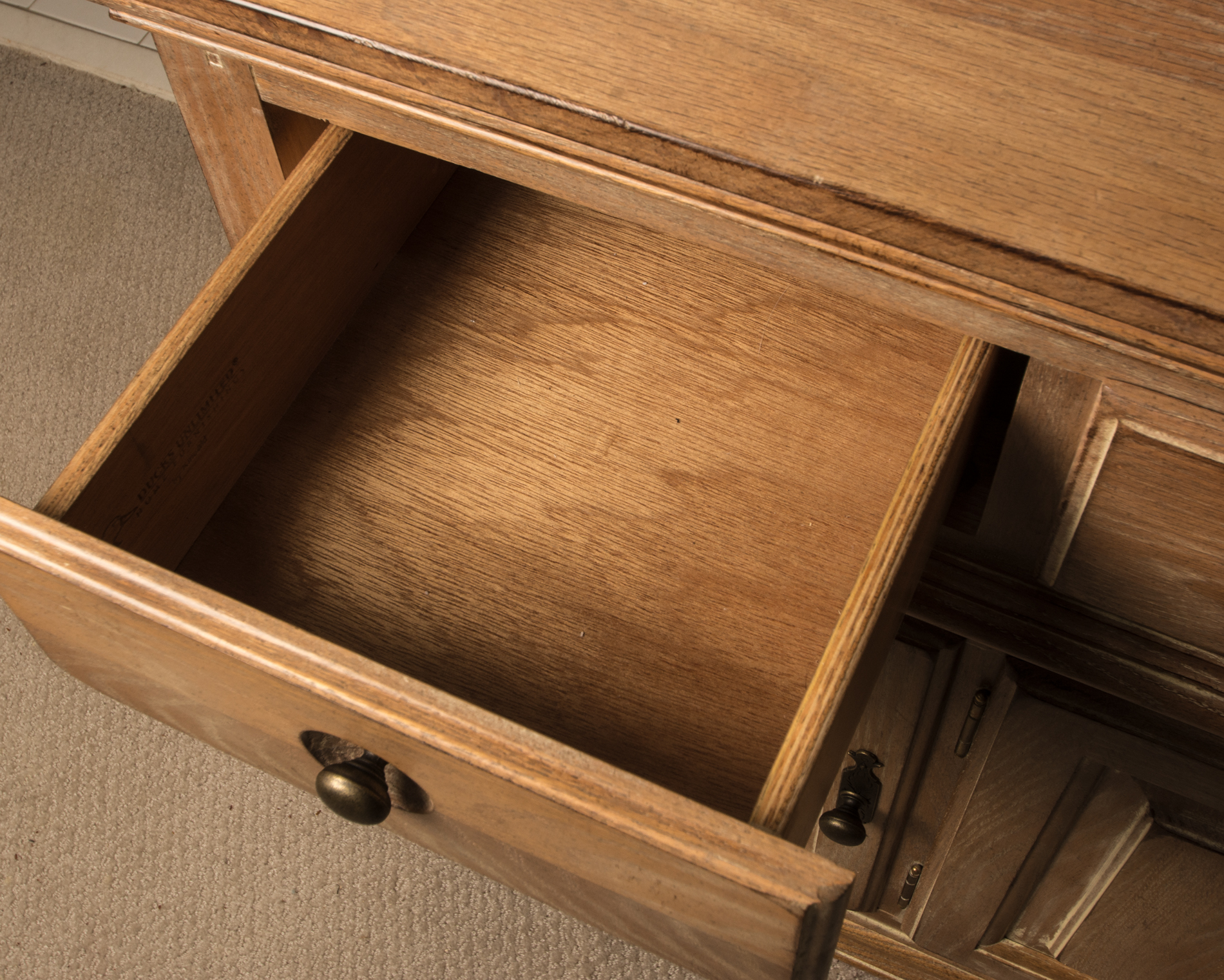 Ducks Unlimited Dresser with Mirror EBTH