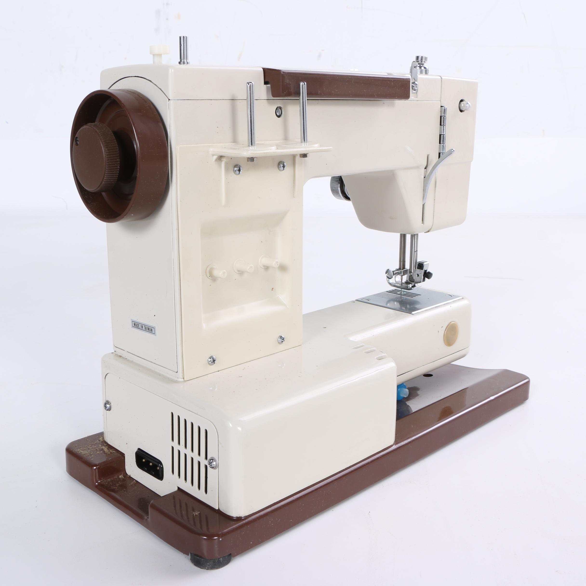 Vintage Dial 'N Sew Portable Sewing Machine EBTH