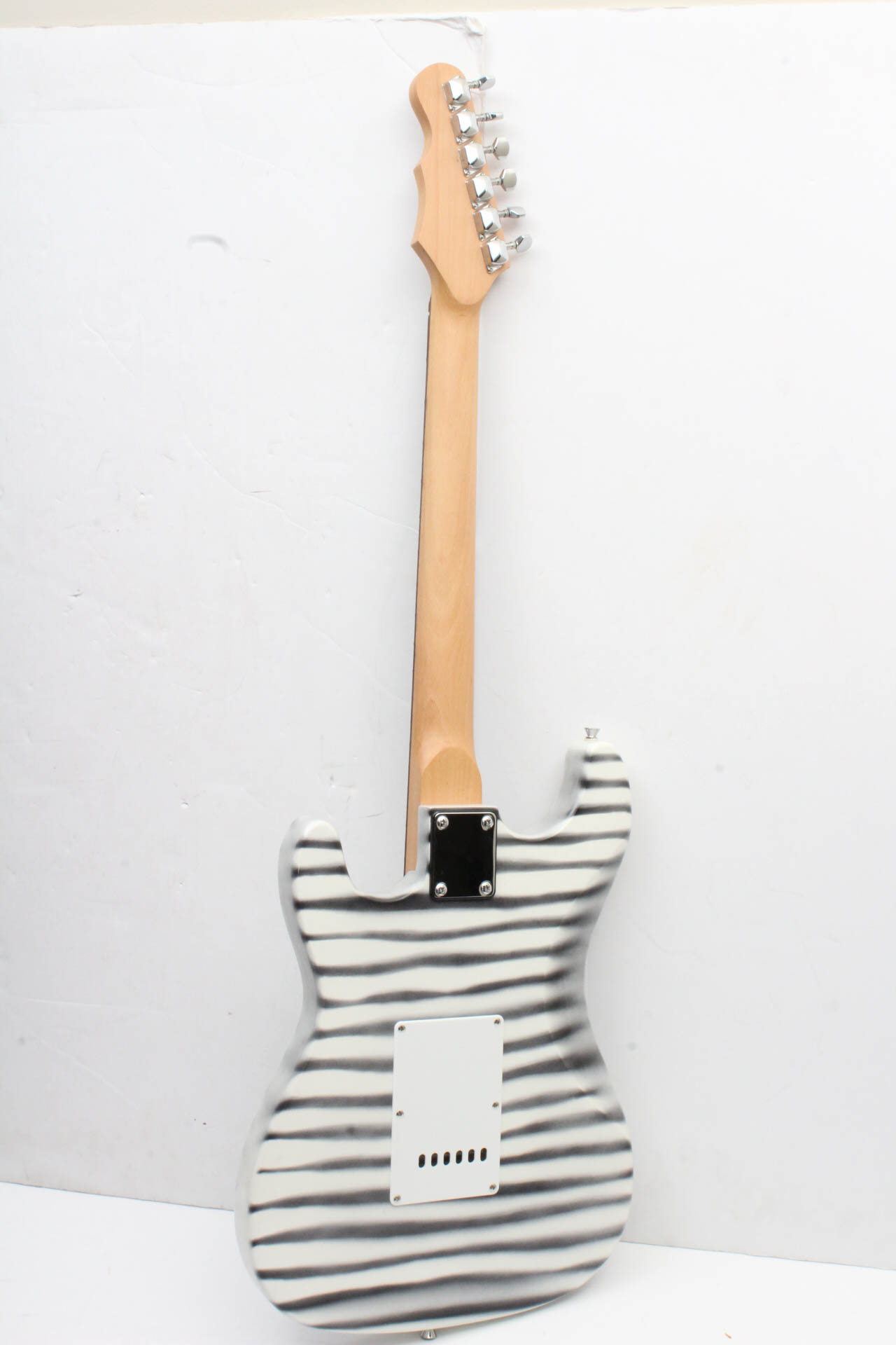 Mahar Strat Style Electric Guitar EBTH