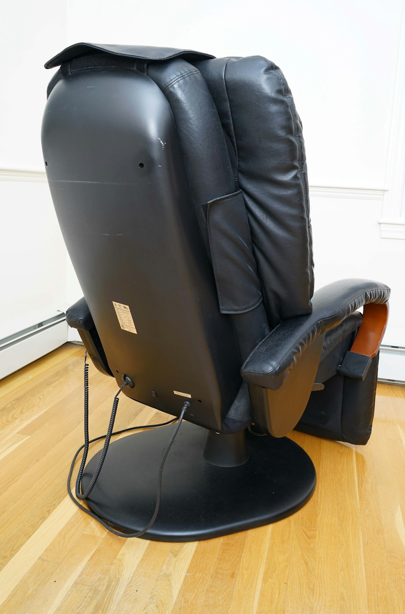 Human Touch Technology (HTT) Swivel Leather Reclining Massage Chair | EBTH