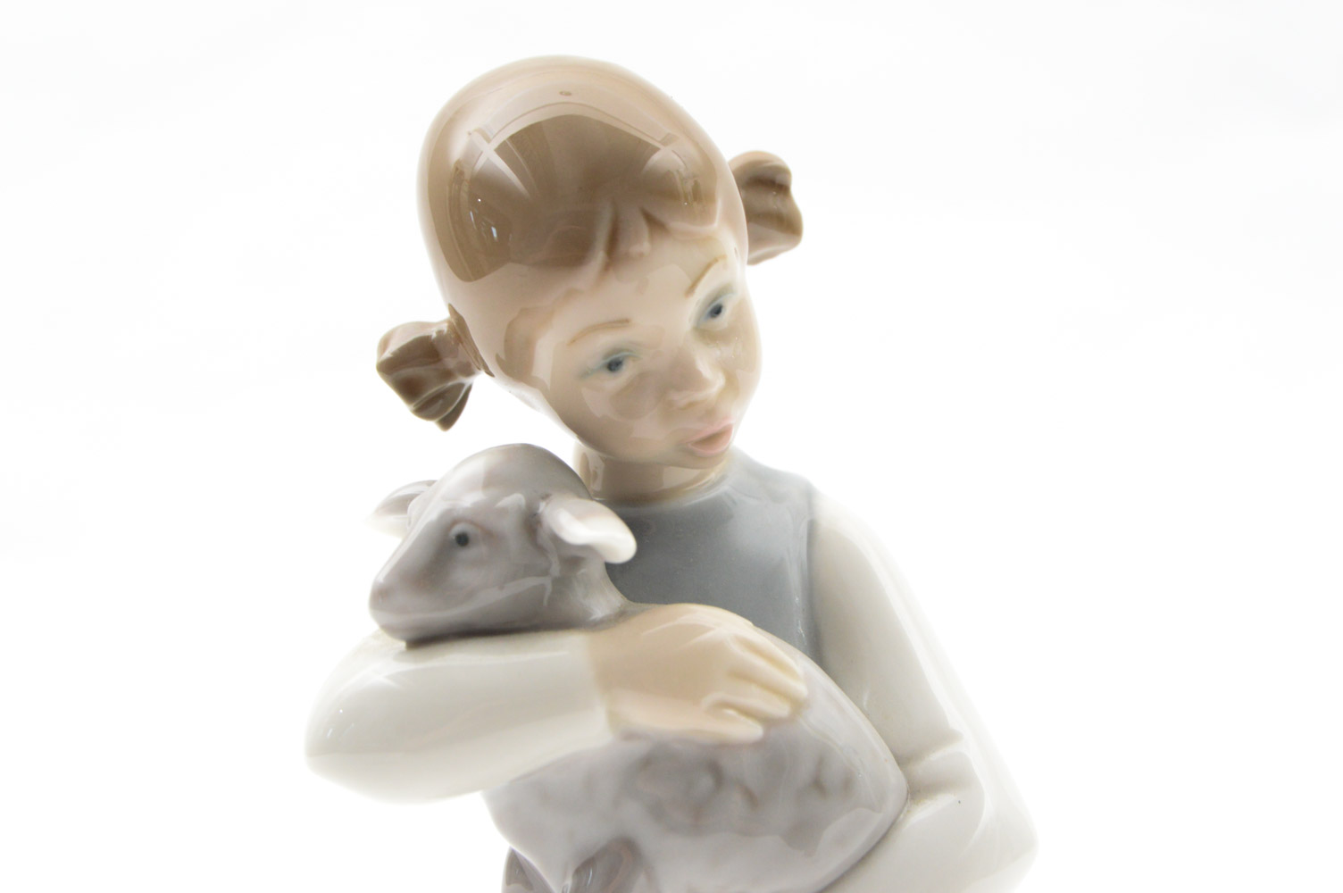 Lladró "Girl With Lamb" Porcelain Figurine EBTH