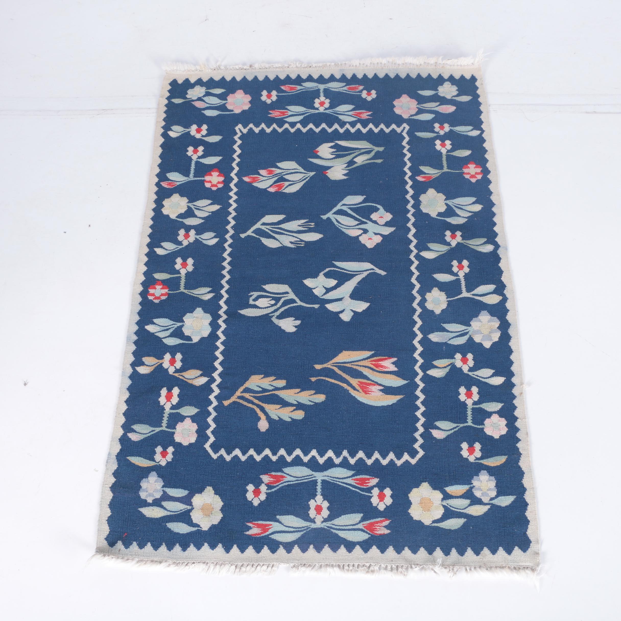 Handwoven Dhurrie All Wool Area Rug EBTH