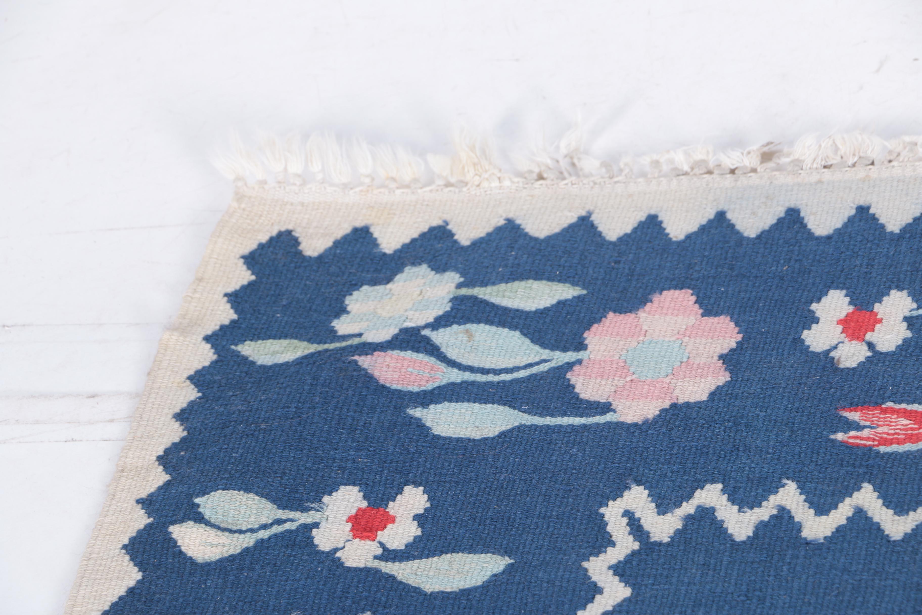 Handwoven Dhurrie All Wool Area Rug EBTH