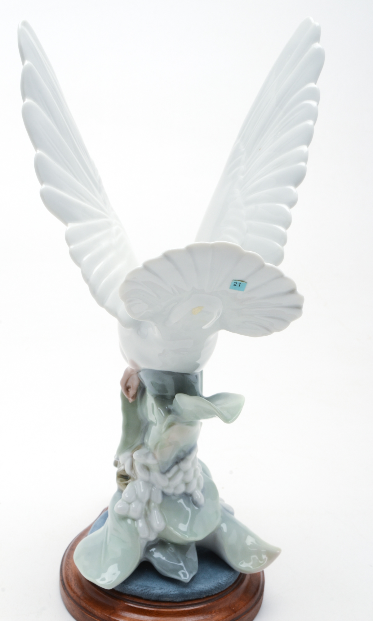 Lladro White "Turtle Dove" Figurine in Box EBTH