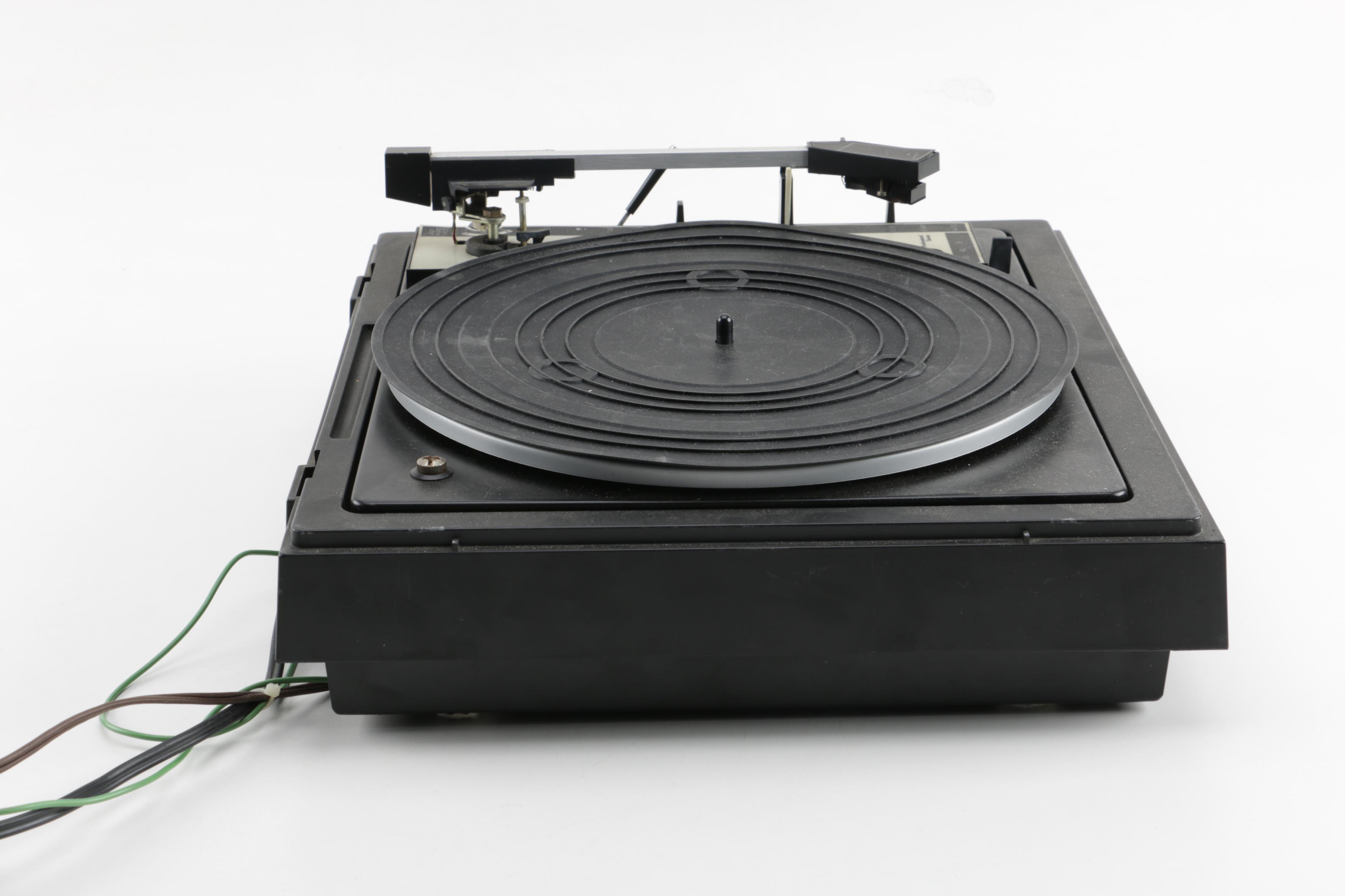 Vintage Realistic Turntable EBTH