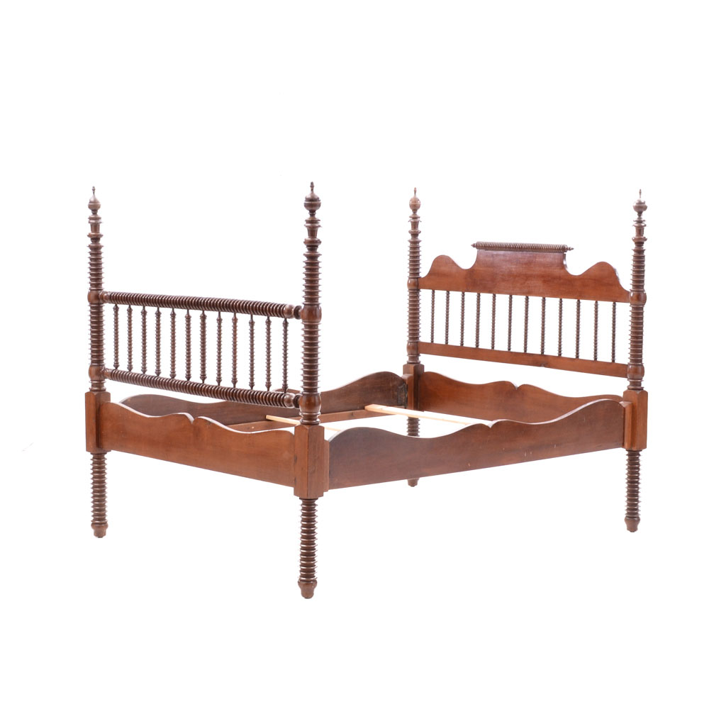 Vintage Queen Bed Frame with Ribbed Turnings EBTH
