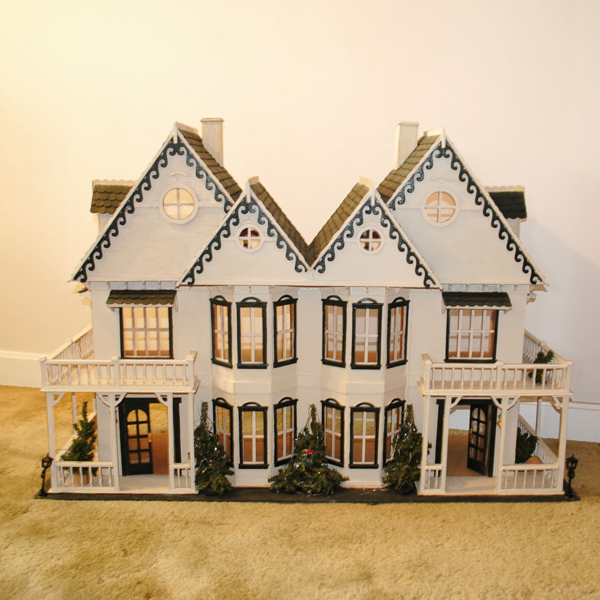 vintage victorian dollhouse