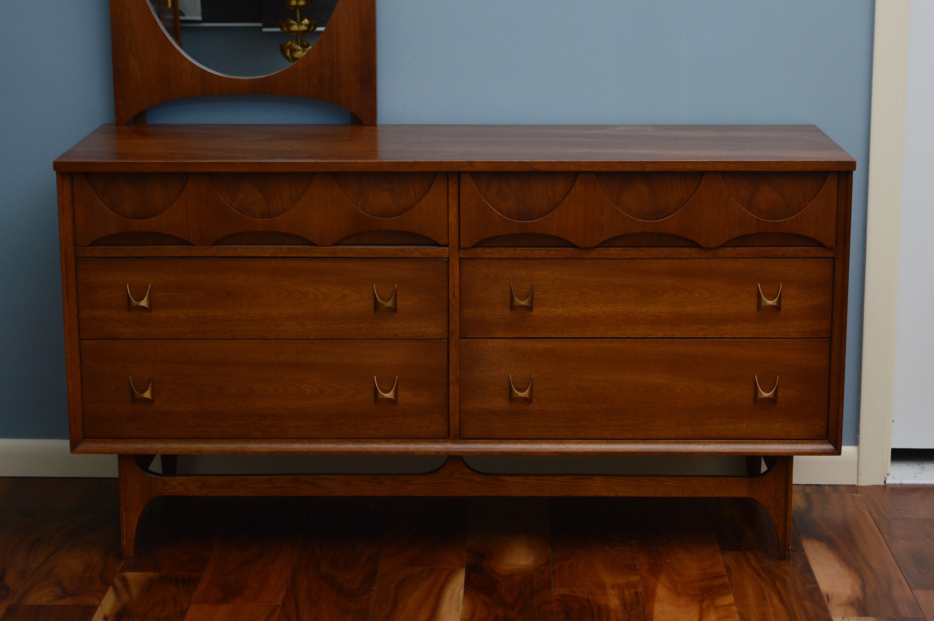 Broyhill Brasilia Dresser with Mirror EBTH