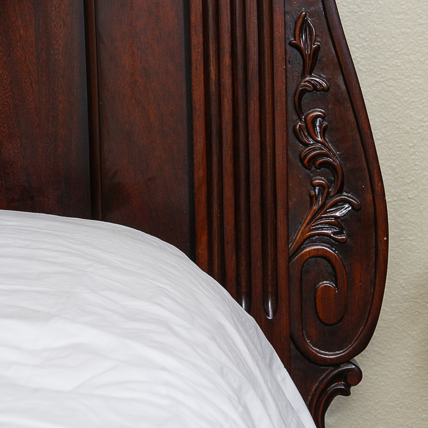 Vintage Victorian Style King Size Bed Frame EBTH