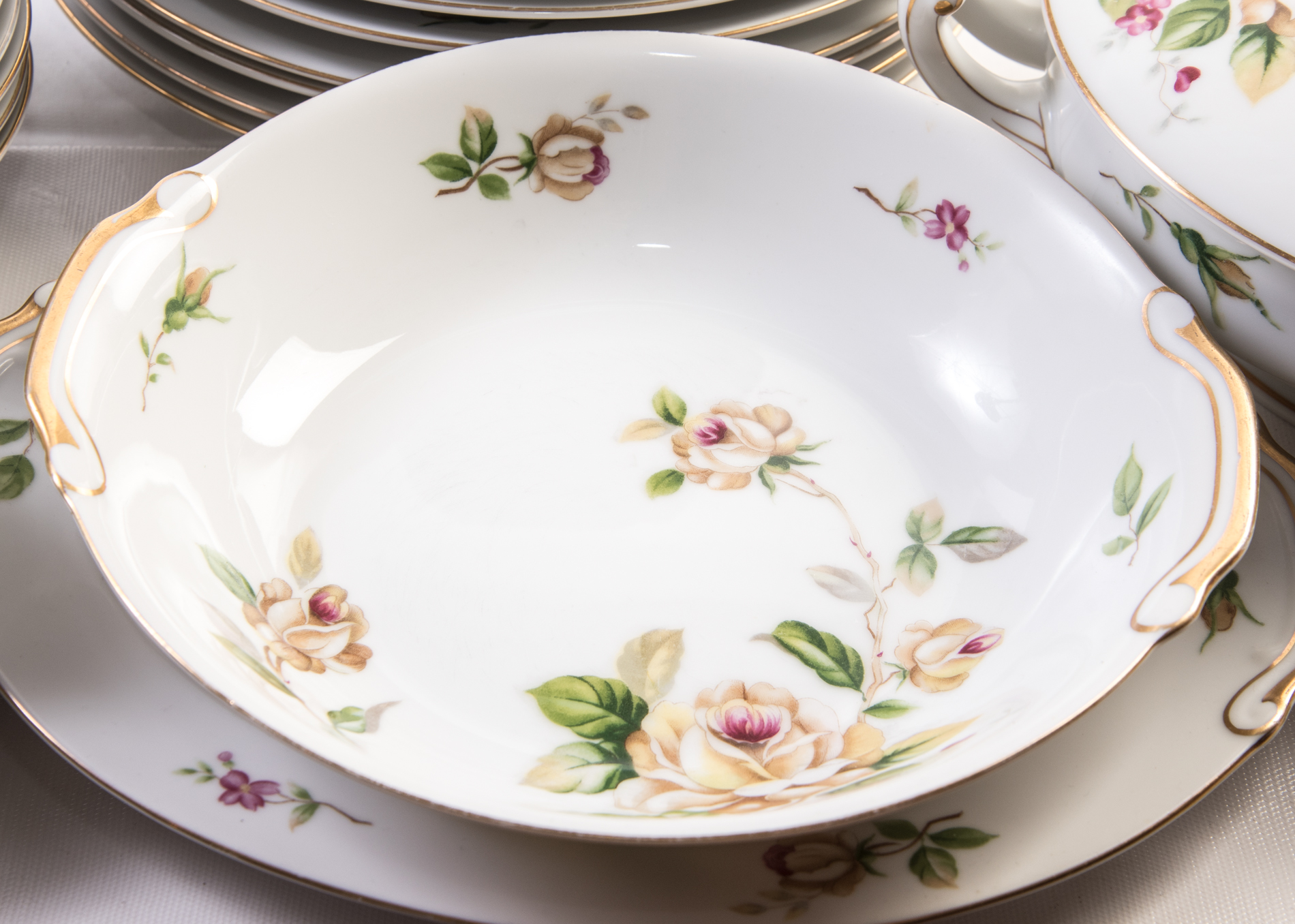 Lynmore "Golden Rose" Fine China Tableware EBTH