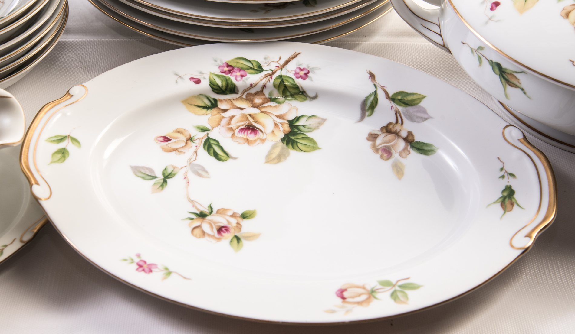 Lynmore "Golden Rose" Fine China Tableware EBTH