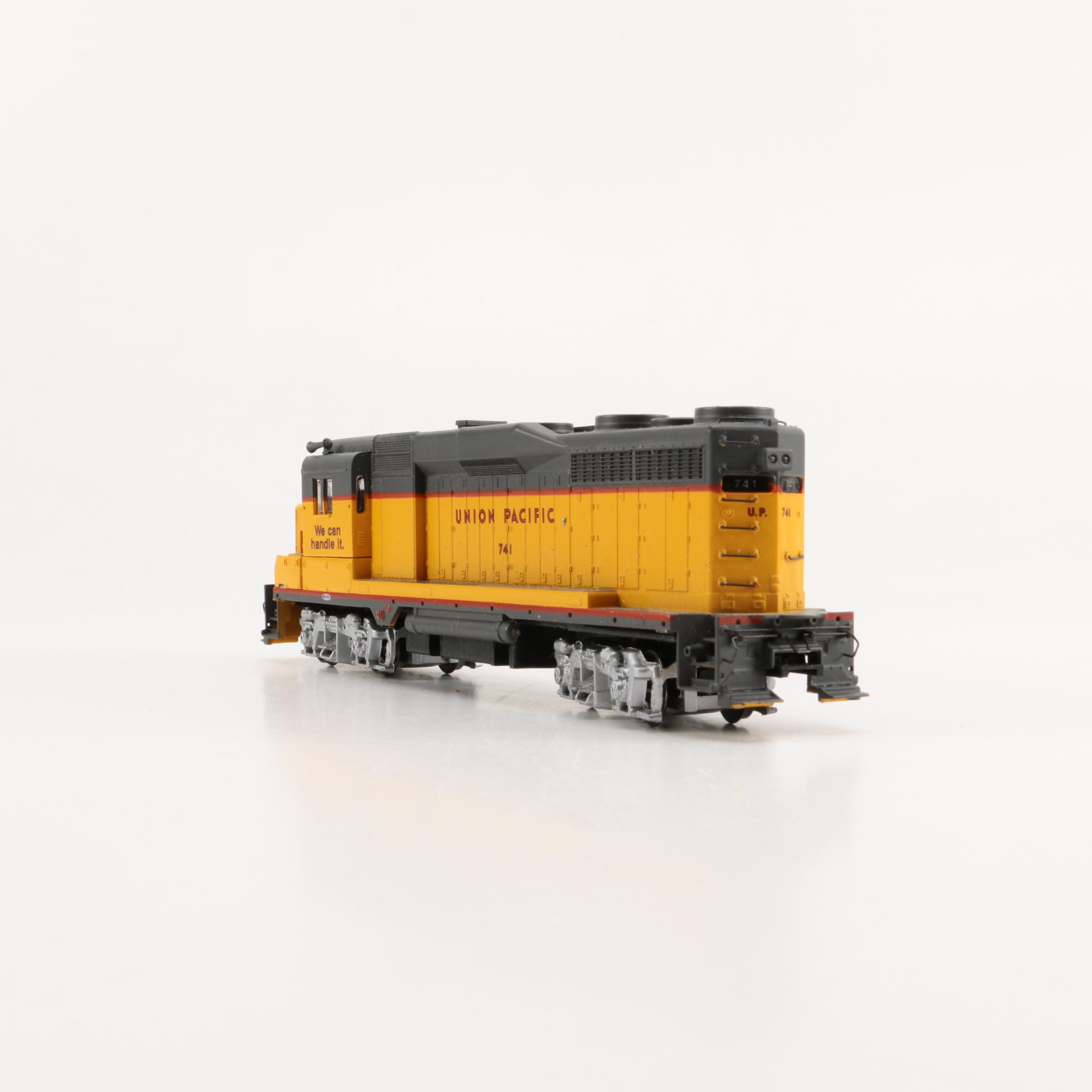 Bachmann "Spectrum" HO Scale Union Pacific Diesel Engine 