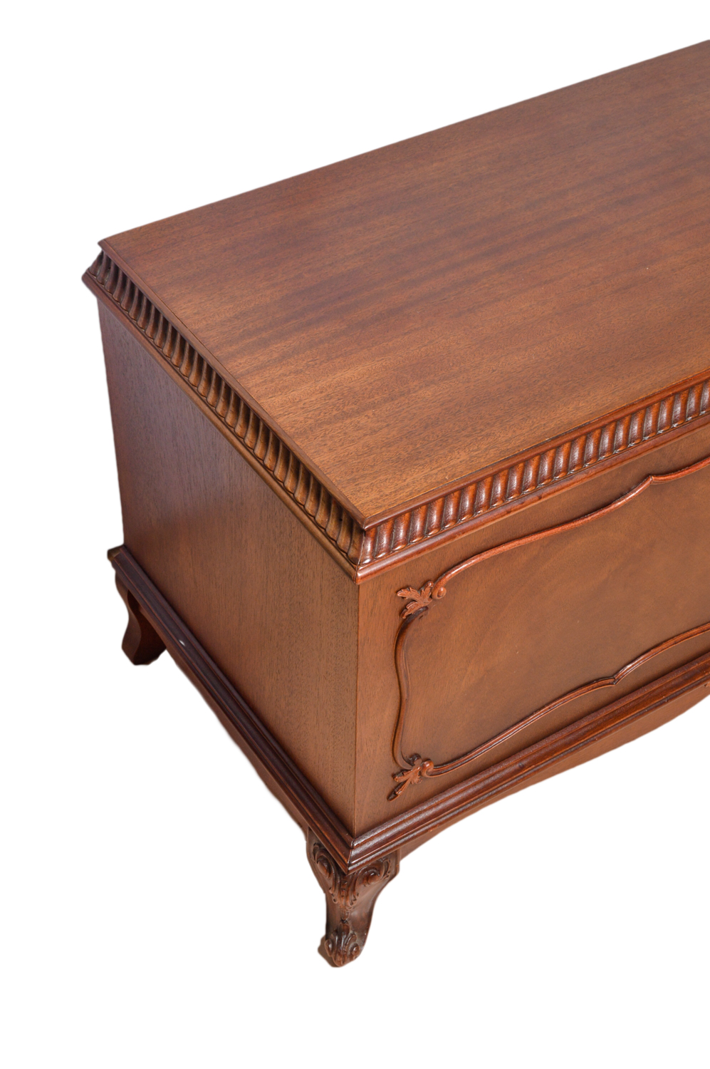 Vintage "Bluebird" Cedar Chest by Dillingham Manufacturing EBTH