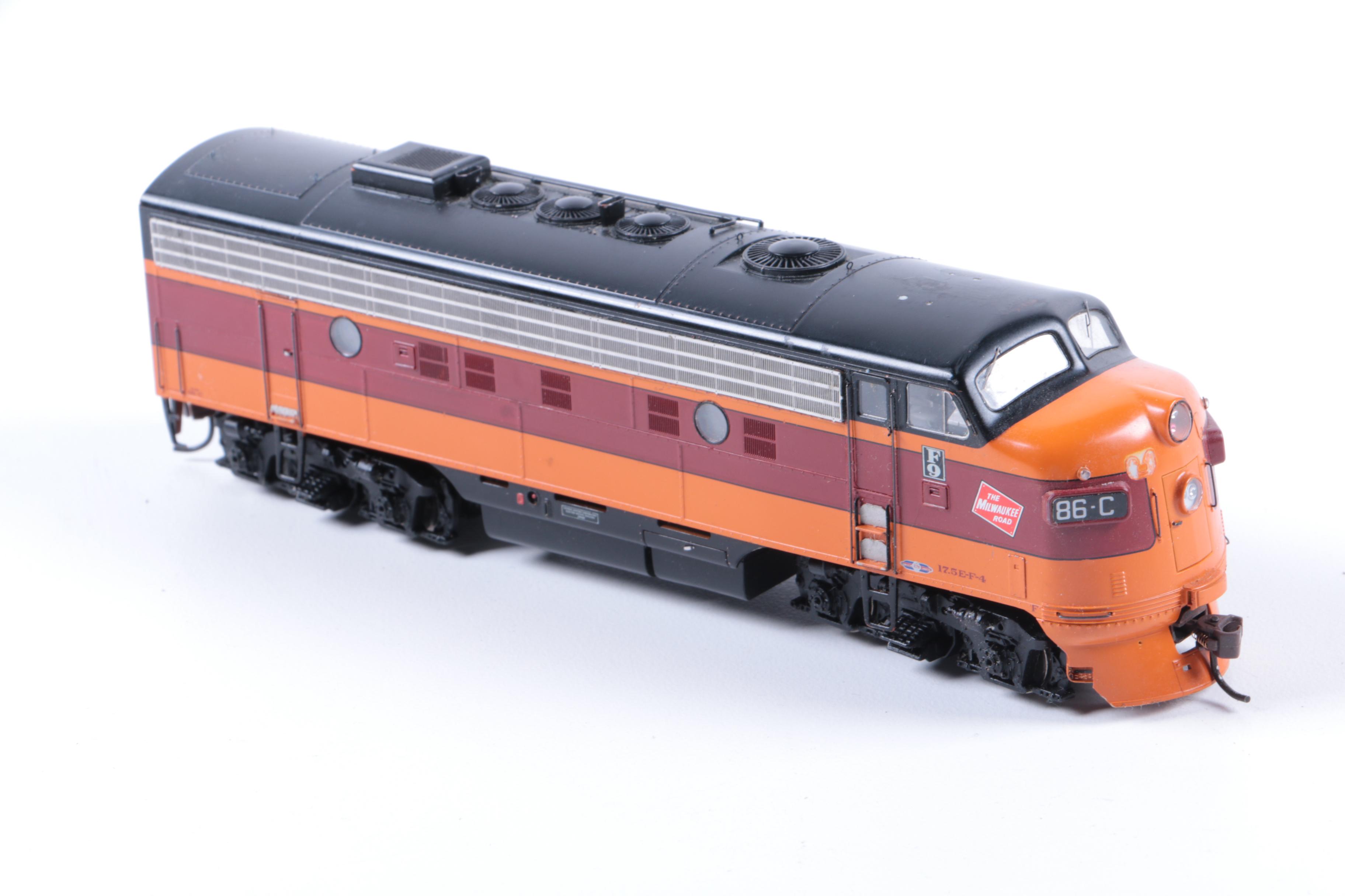 Rivarossi Milwaukee Road Hiawatha Passenger Train Cars EBTH