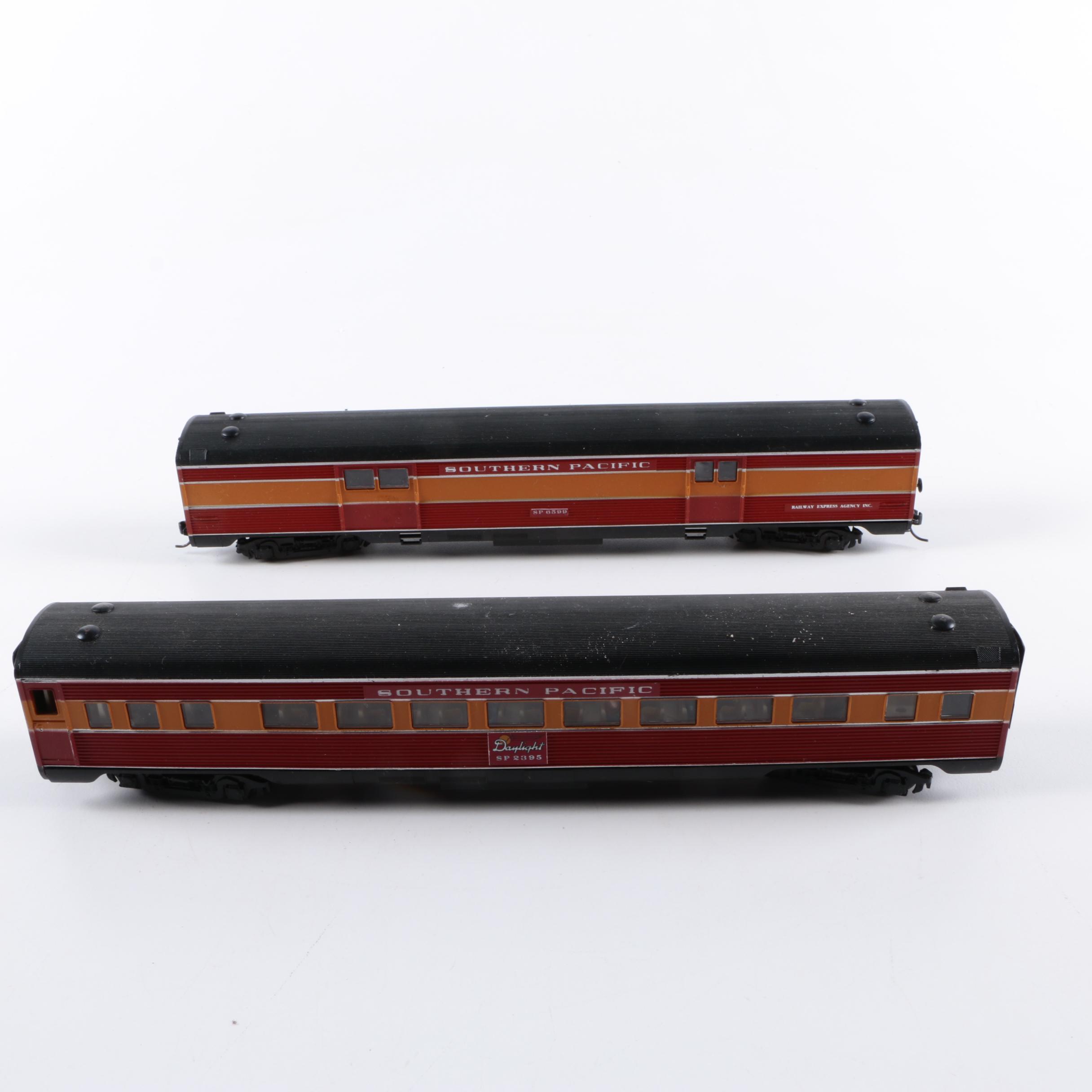 Lionel Southern Pacific "Daylight" Madison Passenger Cars 