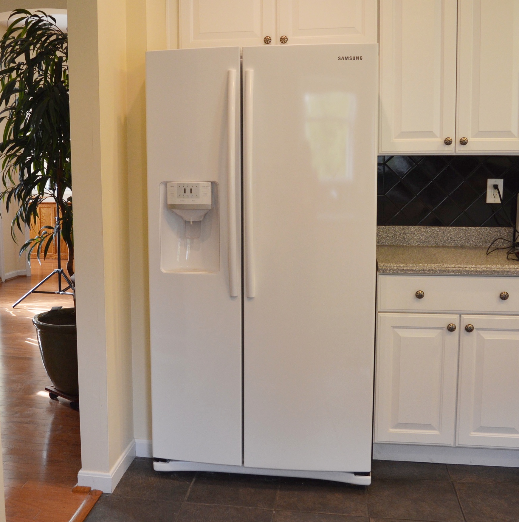 Samsung White Side by Side Refrigerator Freezer EBTH