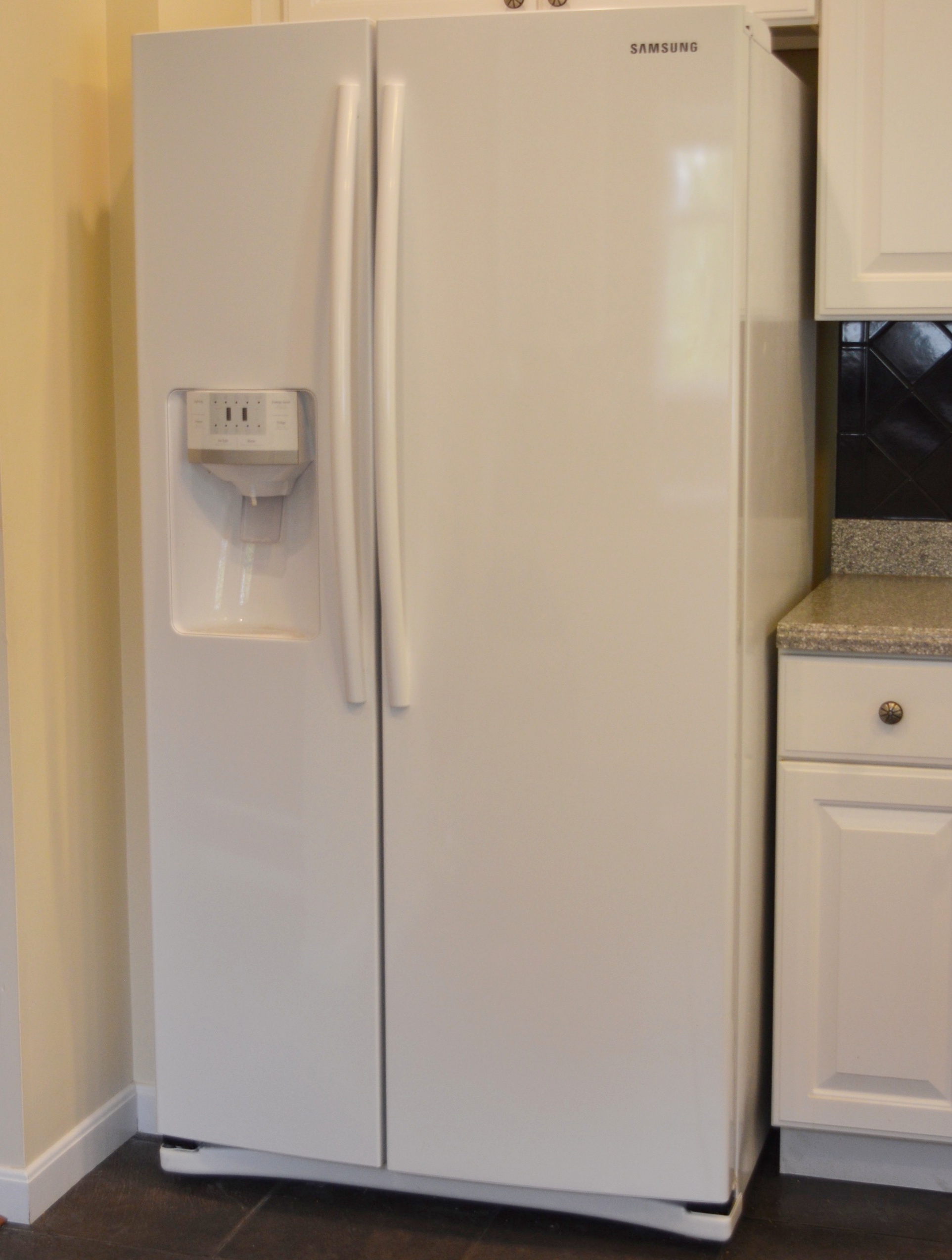 Samsung White Side by Side Refrigerator Freezer EBTH