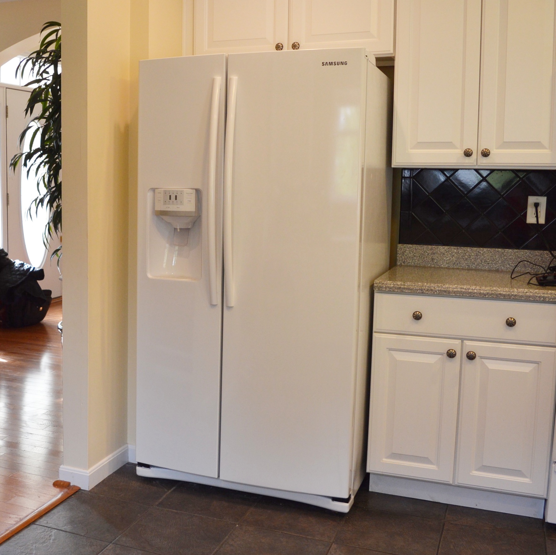 Samsung White Side by Side Refrigerator Freezer EBTH