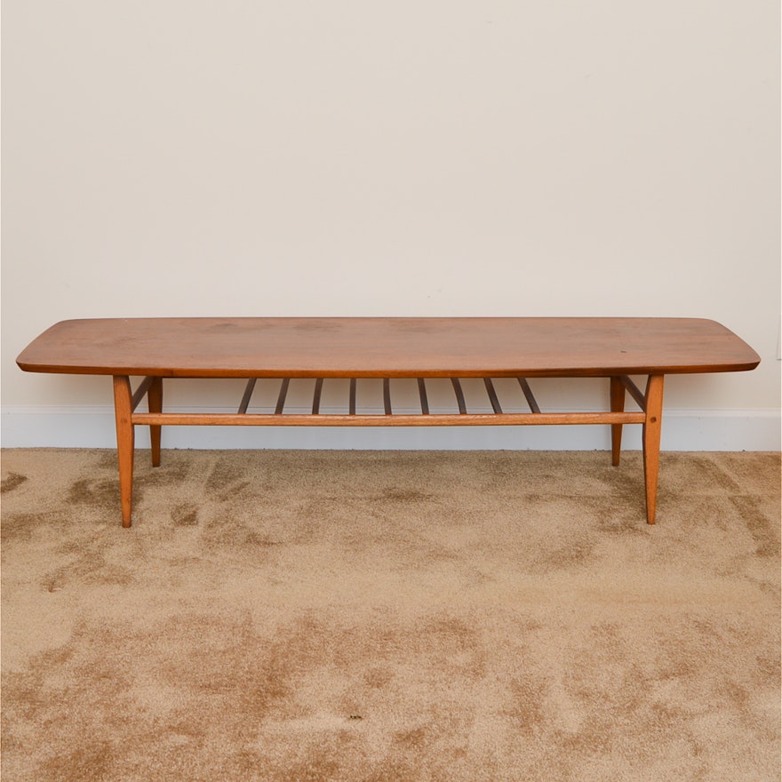 Vintage Mid Century Modern Walnut Coffee Table by Lane | EBTH