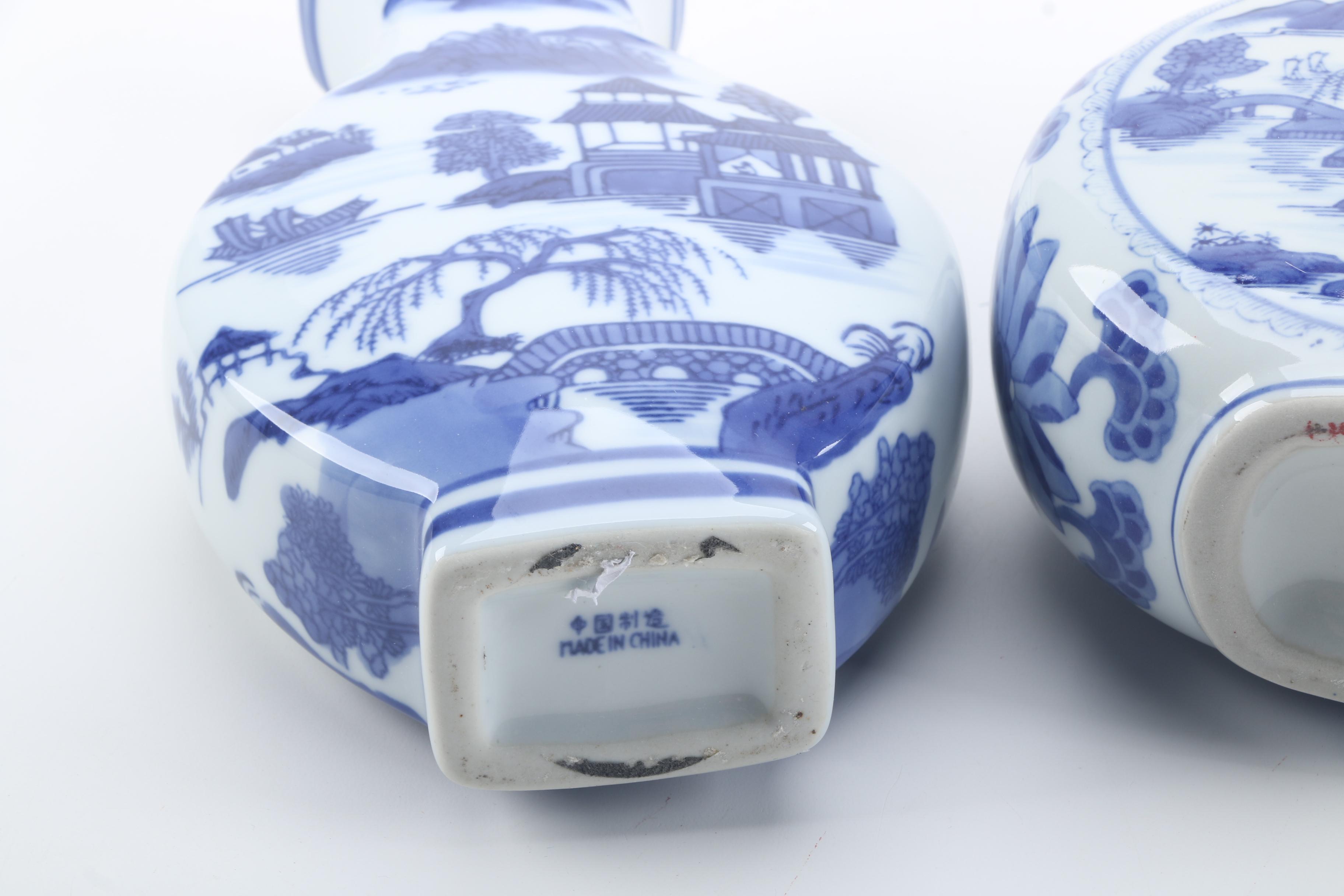 Blue and White Chinoiserie Vases EBTH