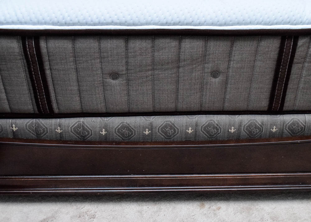 Havertys Orleans Collection King Sized Sleigh Bed EBTH