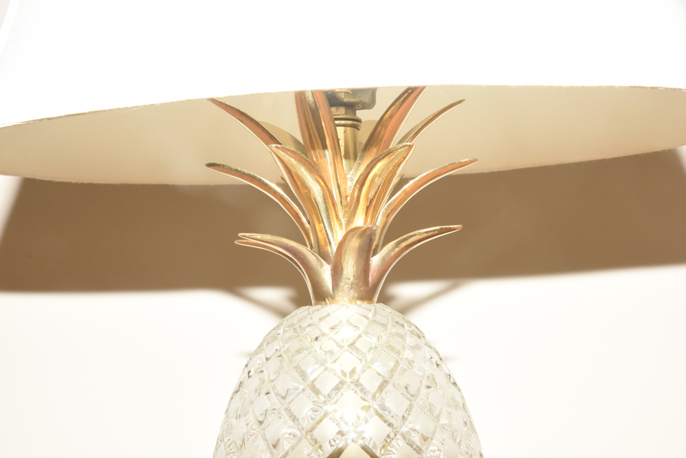 Heyward House Crystal Pineapple Lamp EBTH