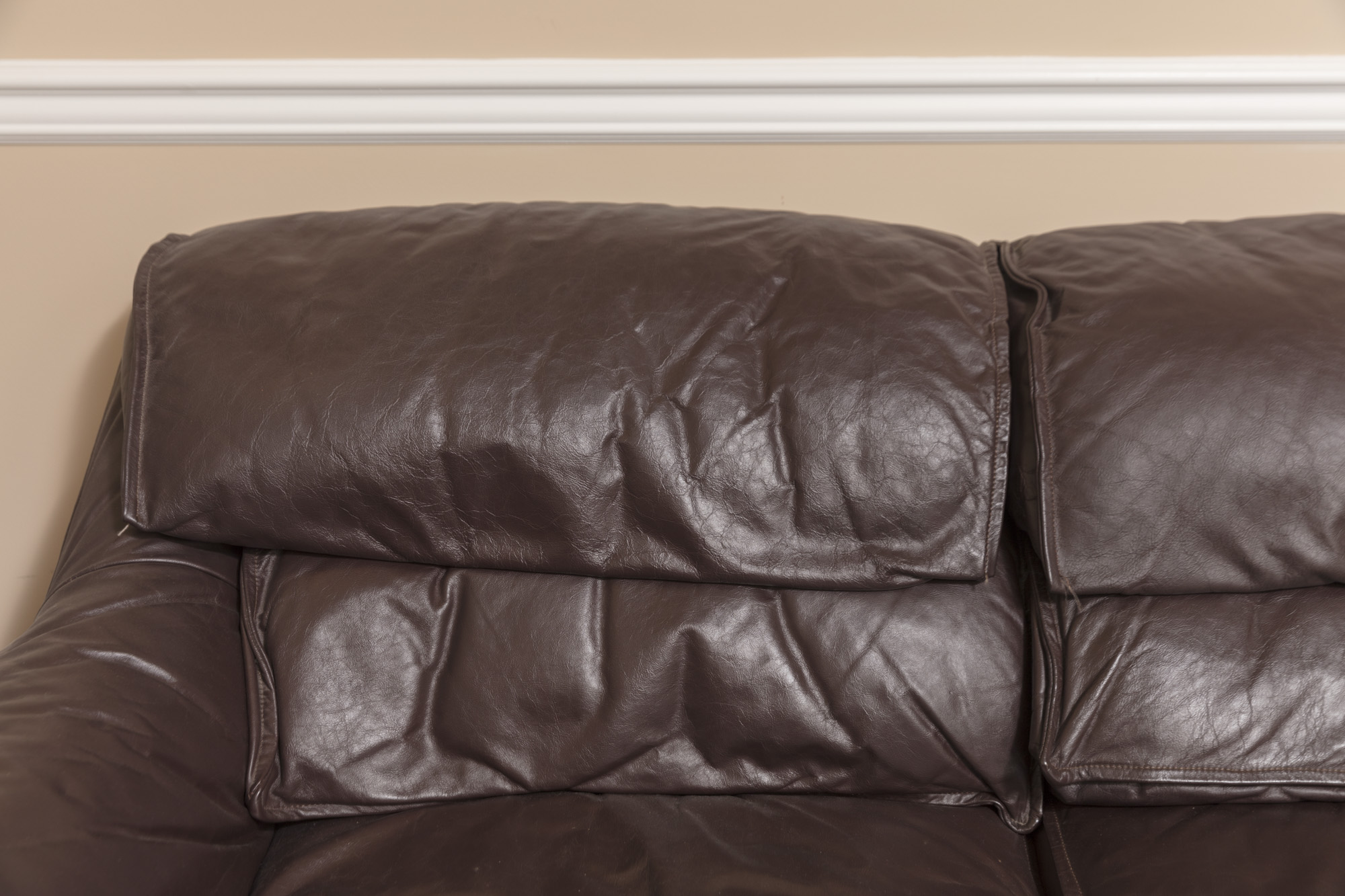 Bonded Leather Sofa by Dee Rose Furniture EBTH
