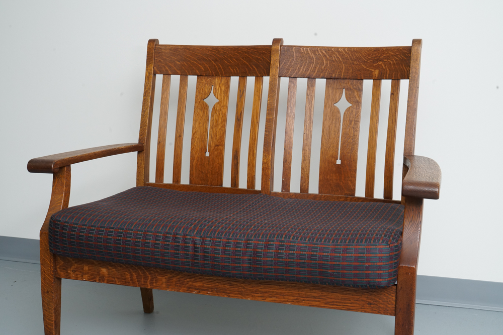 Vintage Arts and Crafts Style Oak Bench : EBTH