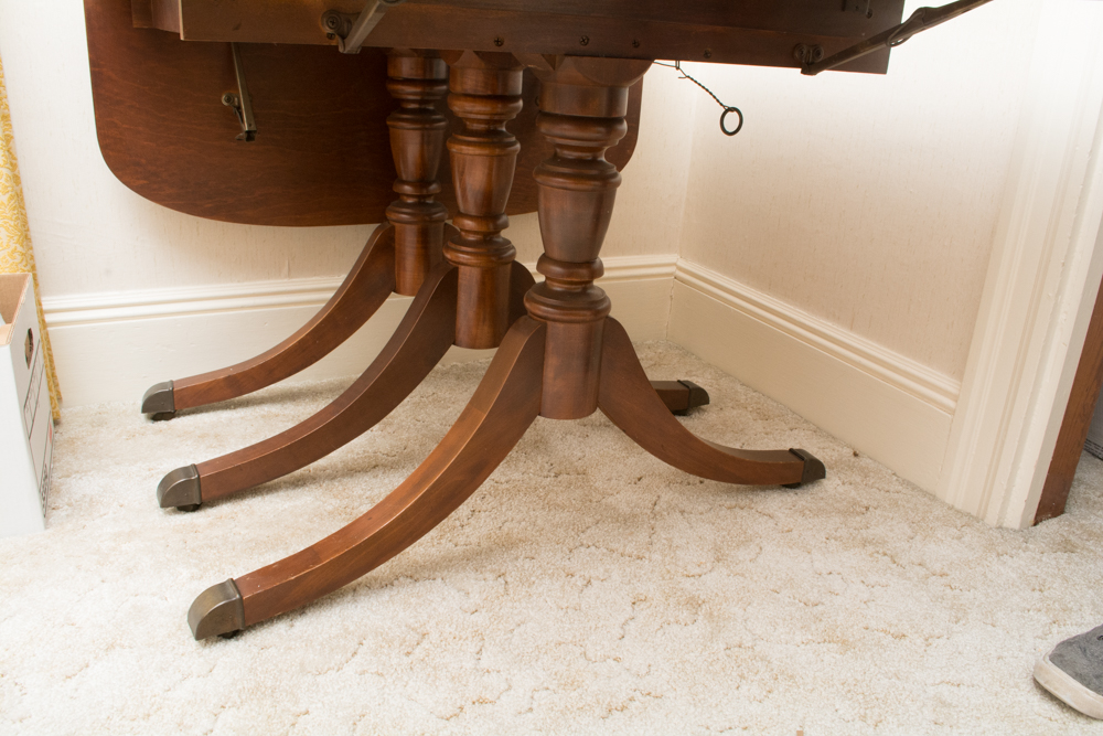 Vintage Duncan Phyfe Style Drop Leaf Dining Table by Craddock EBTH