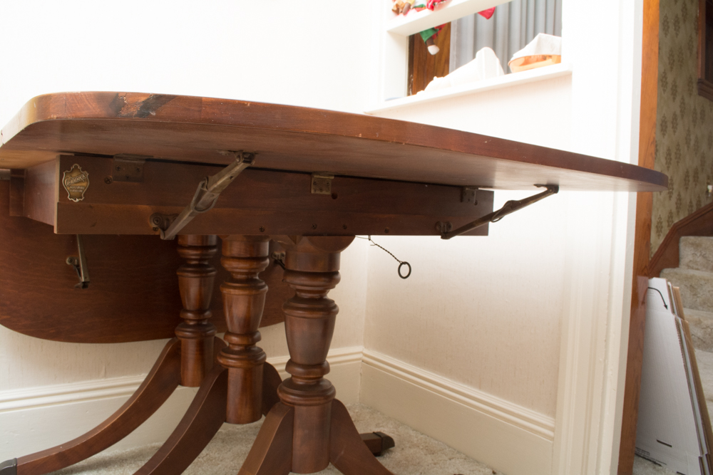 Vintage Duncan Phyfe Style Drop Leaf Dining Table by Craddock EBTH