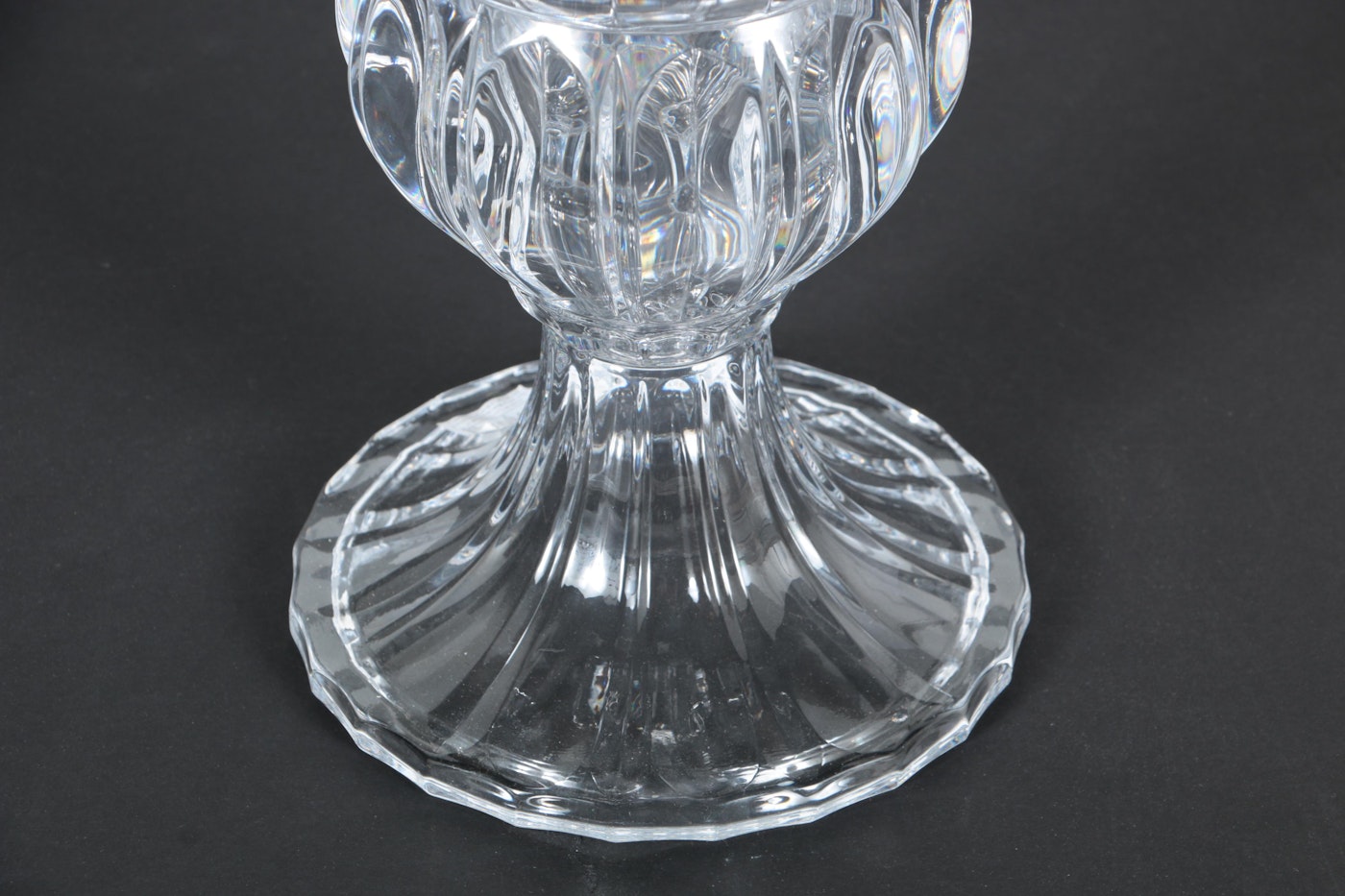 Fifth Avenue Footed Crystal Vase : EBTH