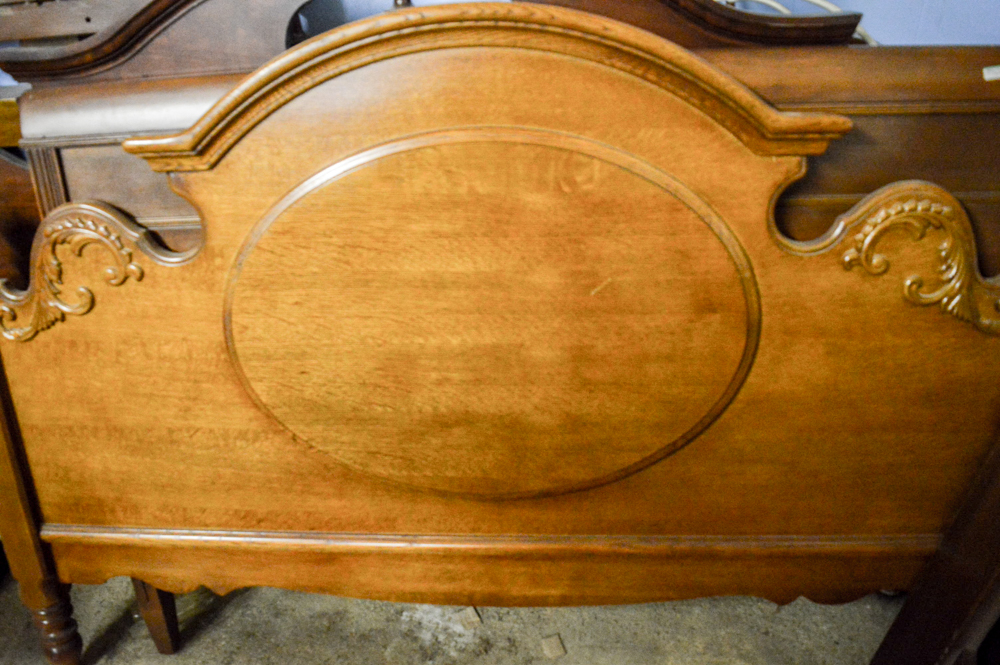 Victorian Style Queen Bed Frame EBTH