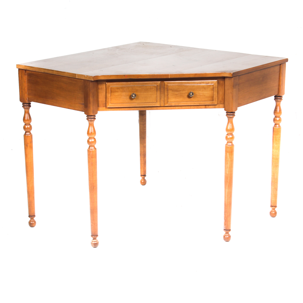 Kling Colonial Corner Side Table EBTH