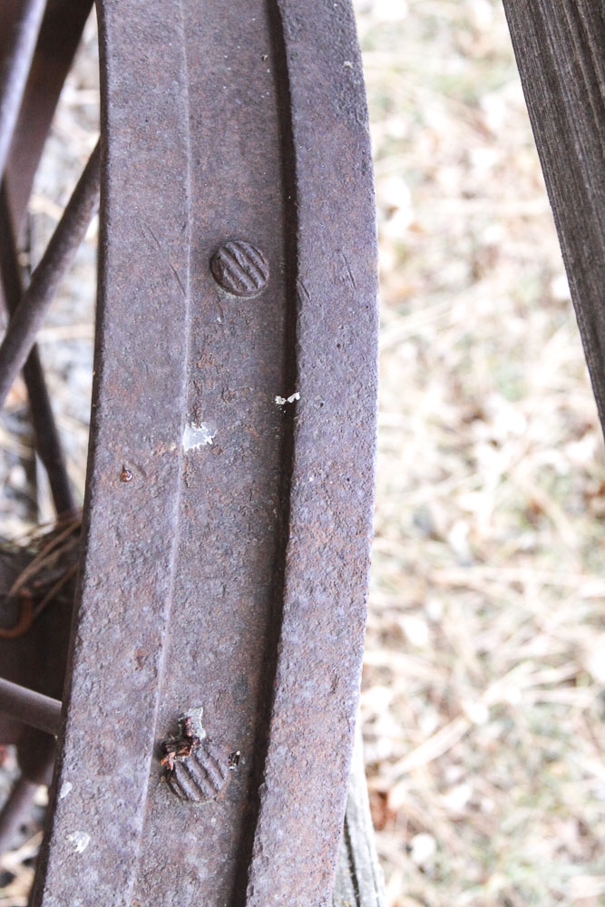 Vintage Cast Iron Wagon Wheel | EBTH