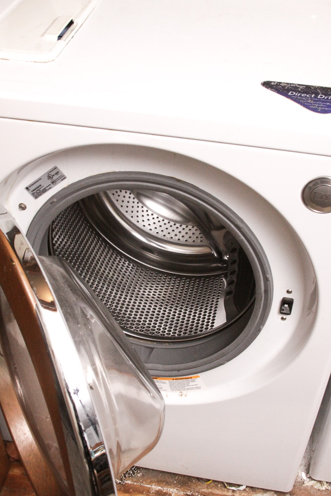 LG FrontLoading Washer and Dryer Set EBTH