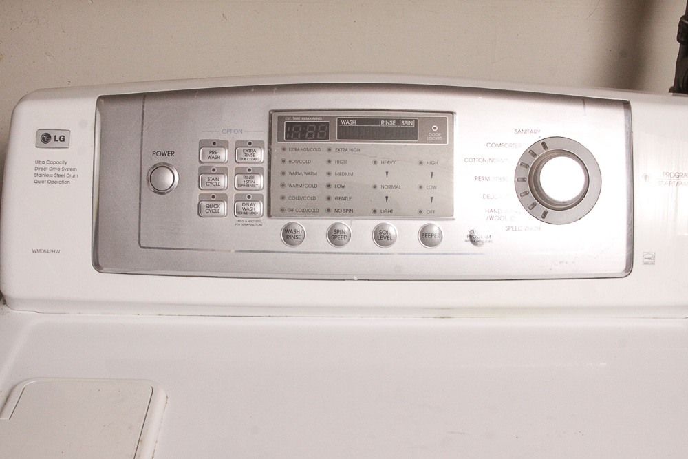 LG FrontLoading Washer and Dryer Set EBTH