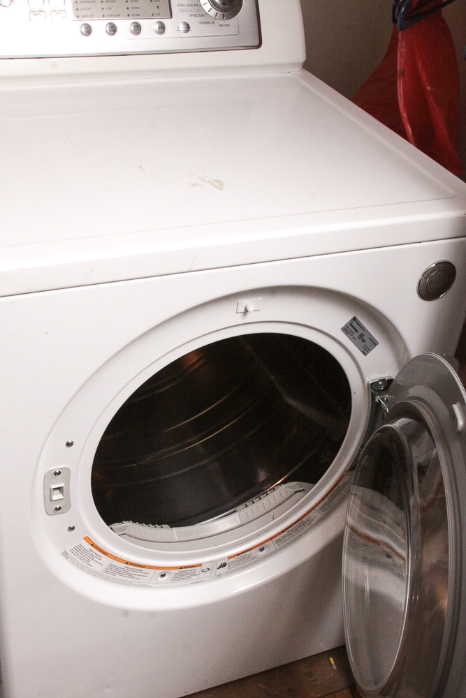 LG FrontLoading Washer and Dryer Set EBTH