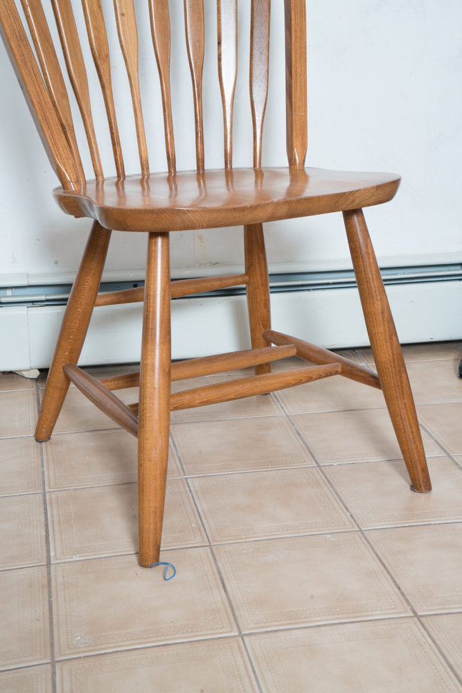Traditional Oak Dining Table with Six Windsor Style Chairs EBTH