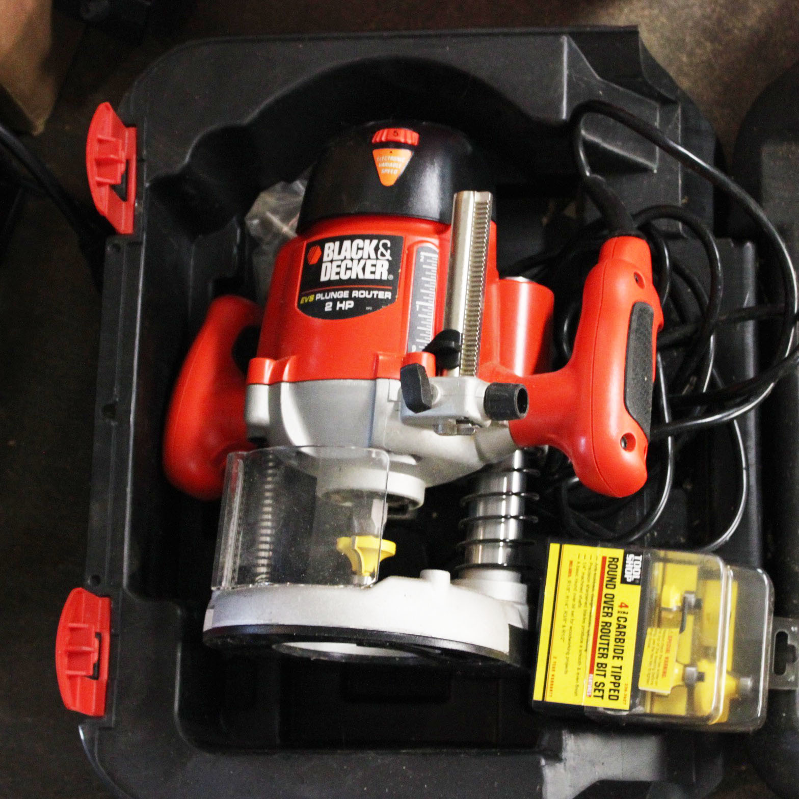 Black & Decker Plunge Router EBTH