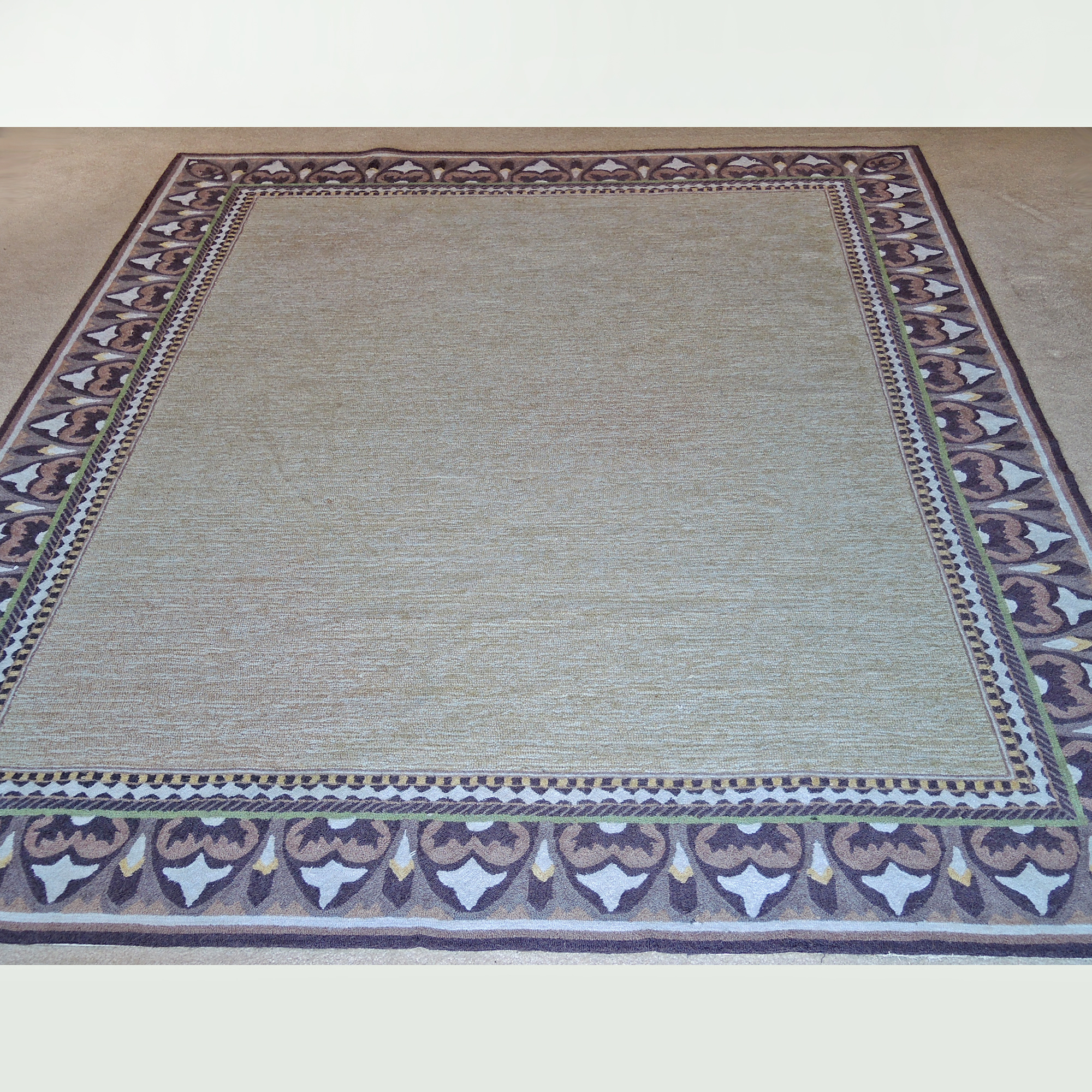 Frontgate Hooked Indoor Outdoor Area Rug EBTH