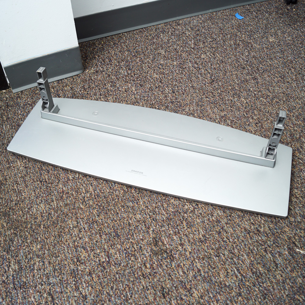 Zenith Television with Wall Mount | EBTH