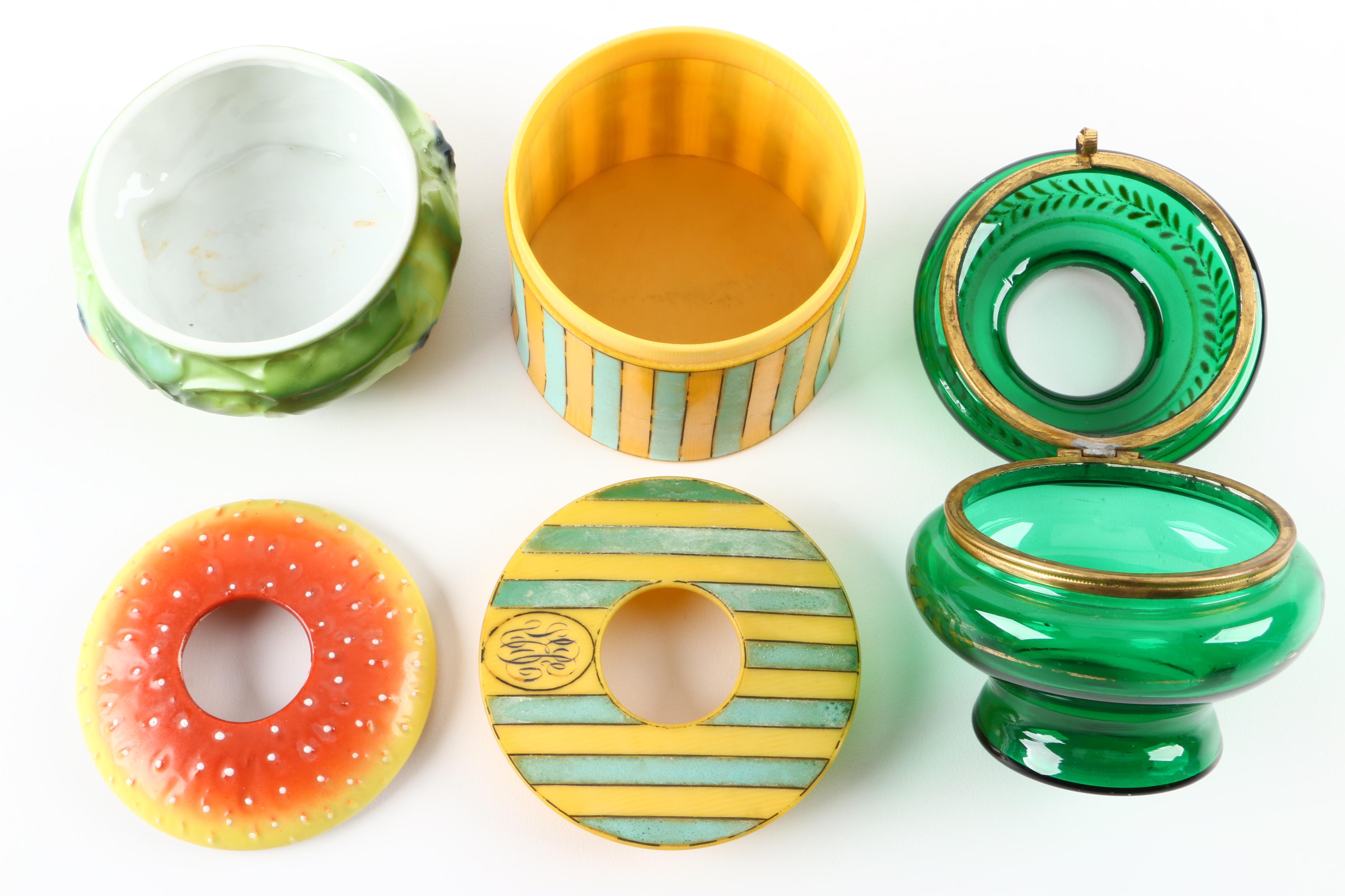 Assortment of Vintage Hair Receivers EBTH