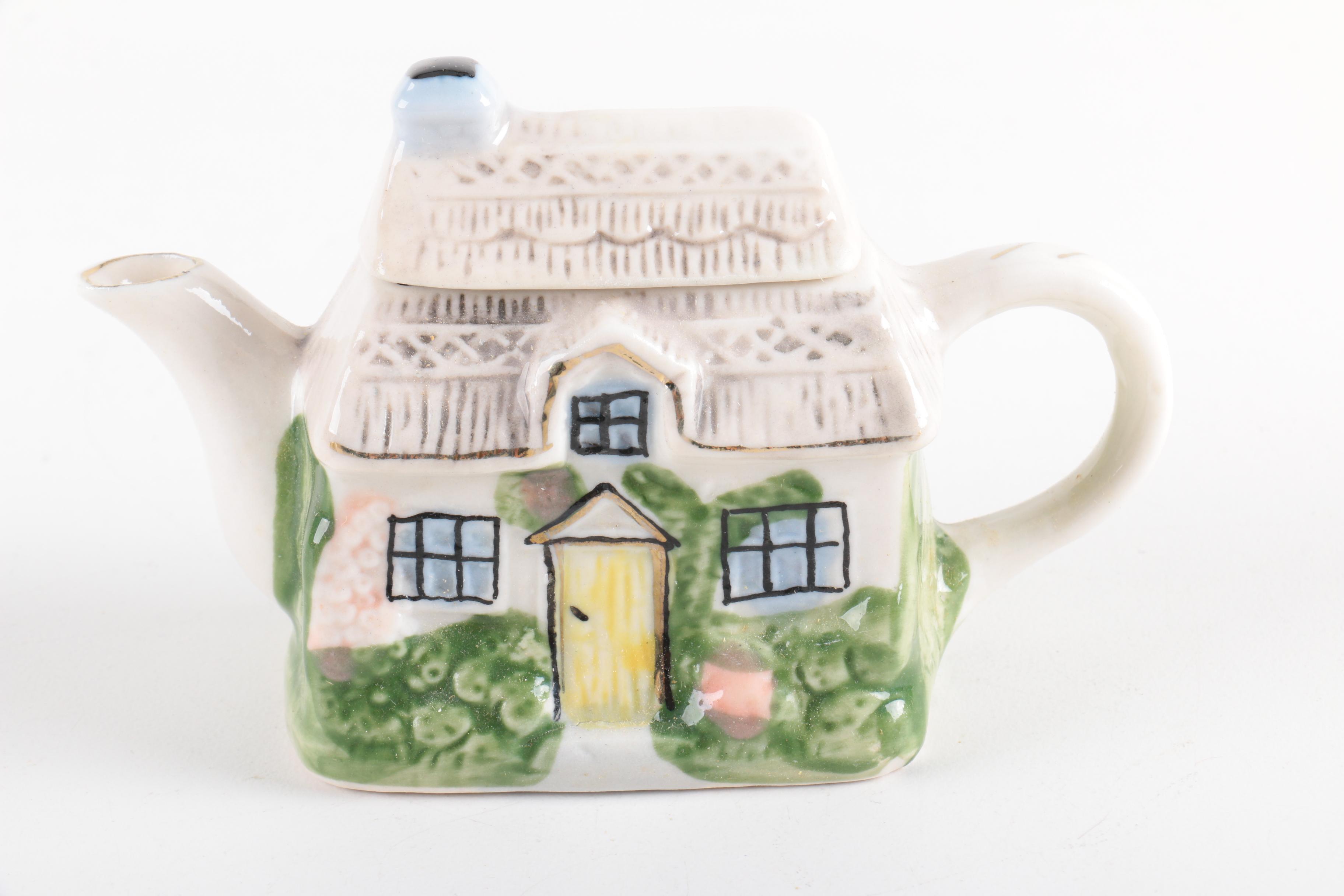 Decorative Mini Cottage Teapots EBTH