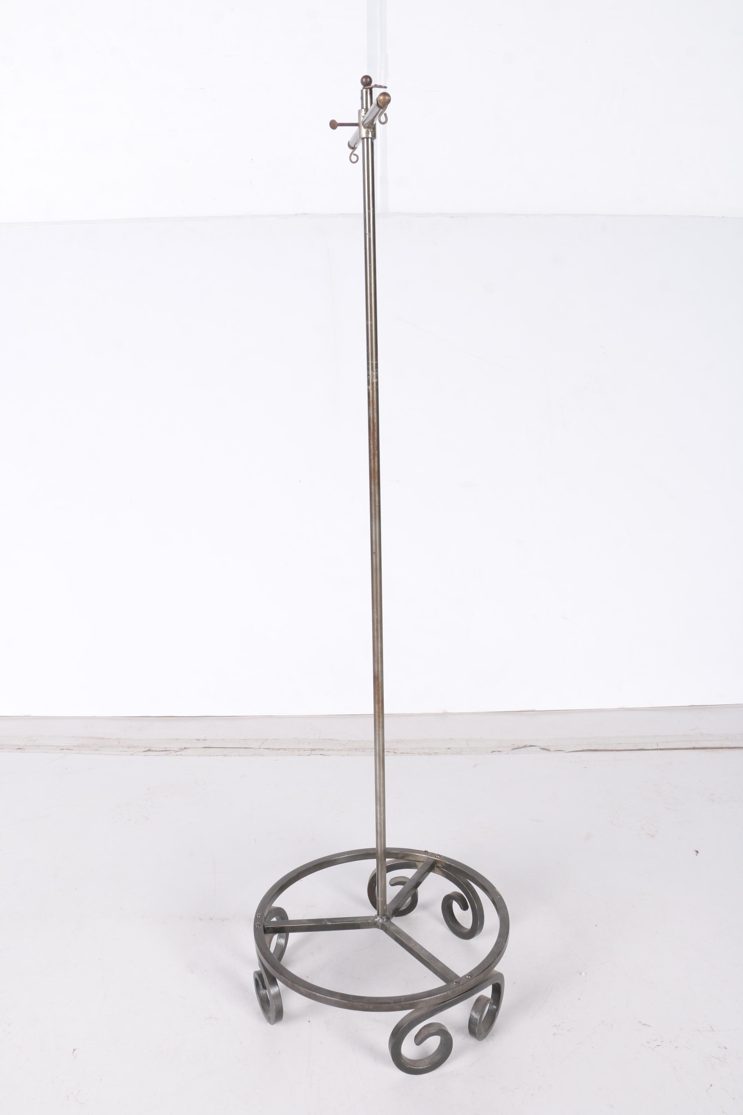 Metal Hanging Rack | EBTH