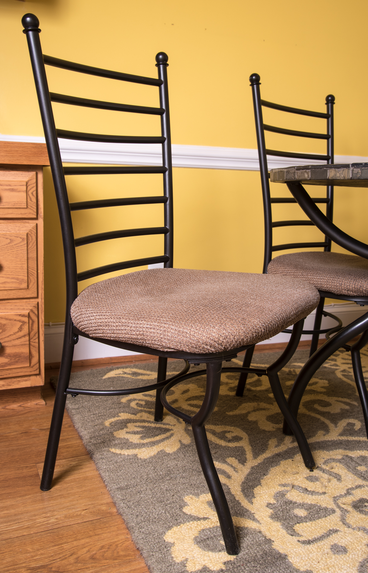 Contemporary Breakfast Table and Chairs EBTH