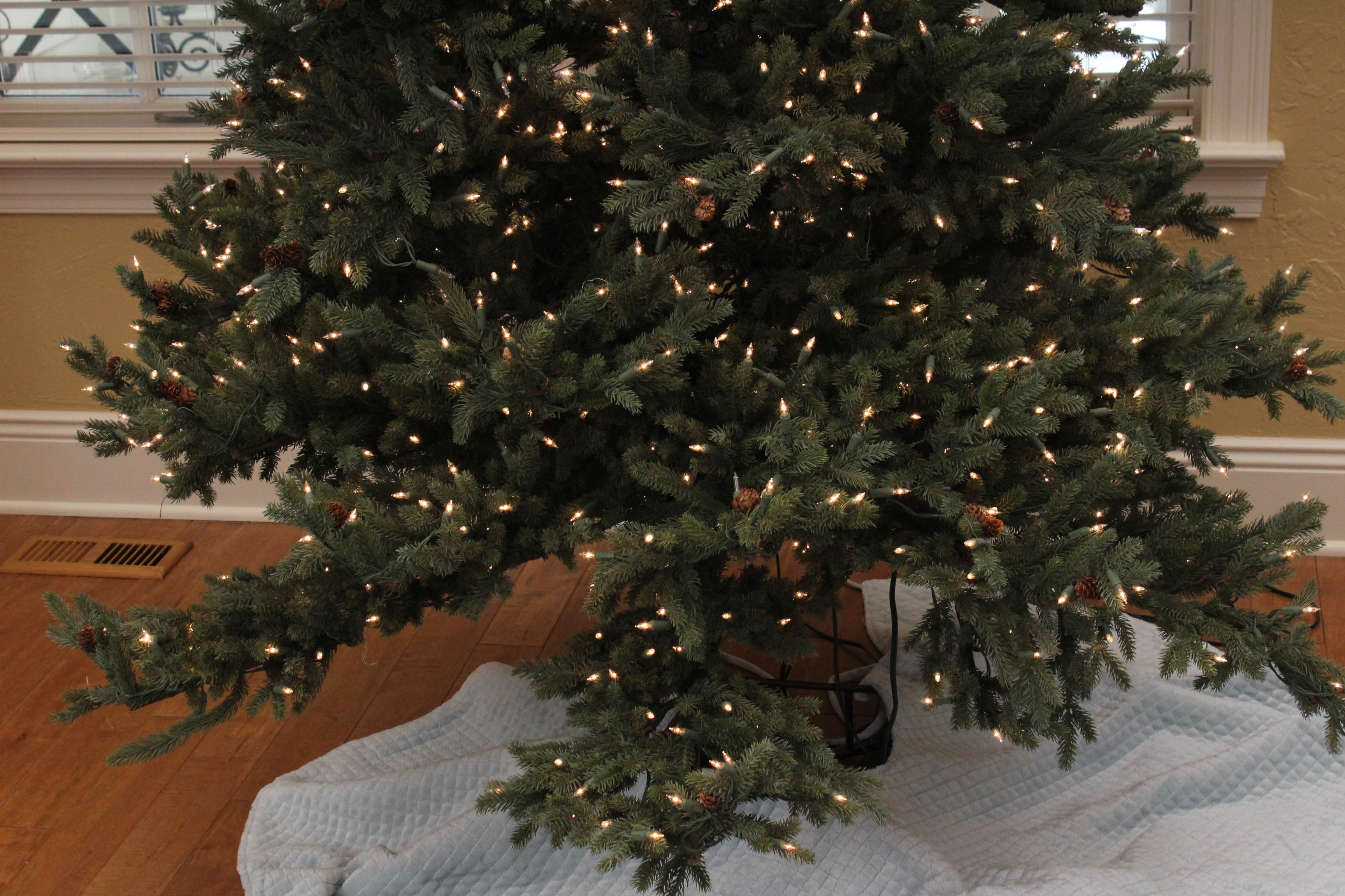 Frontgate Holiday Collection Christmas Tree EBTH