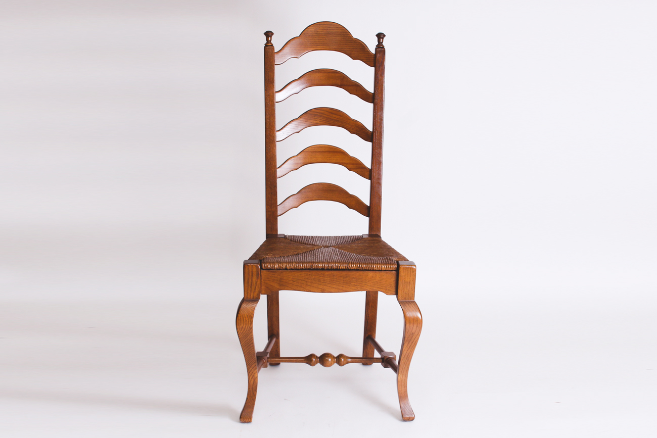 Early American Style Oak Dining Table and Chairs EBTH