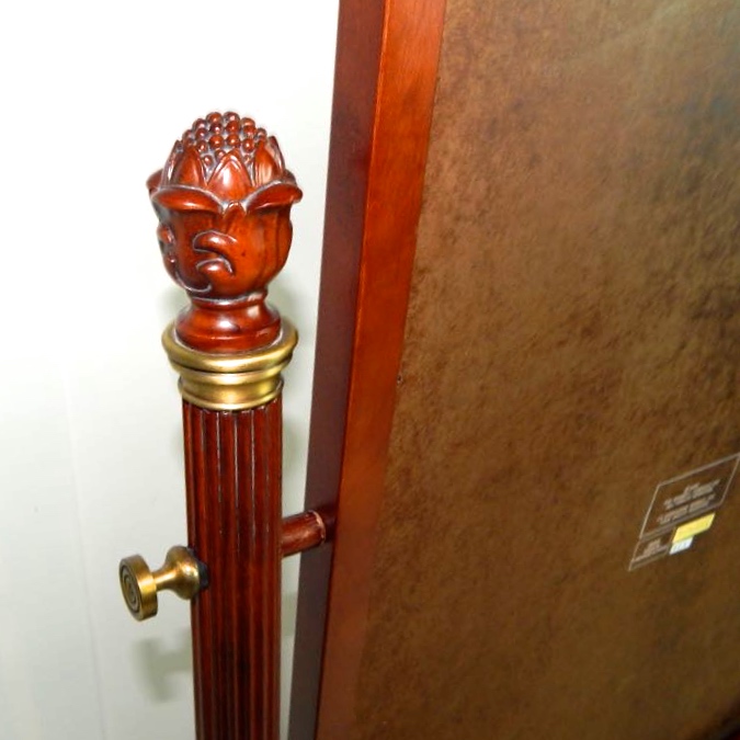 Bombay Company Wooden Standing Peer Mirror EBTH